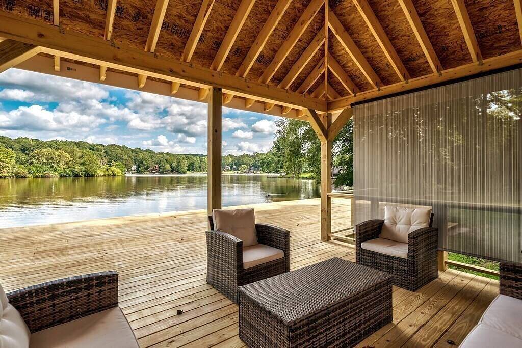 Sunny Deck All Rooms w/Lake View in Gwinnett County