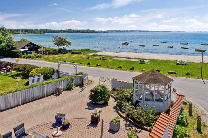 Feriehus for 4 personer, med terrasse og hage i Djursland