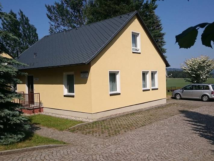 Ferienwohnung für 4 Personen, mit Balkon und Terrasse in Reinhardtsdorf-Schöna