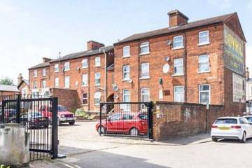 Apartment for 5 People in Bedford, Bedfordshire, Photo 1