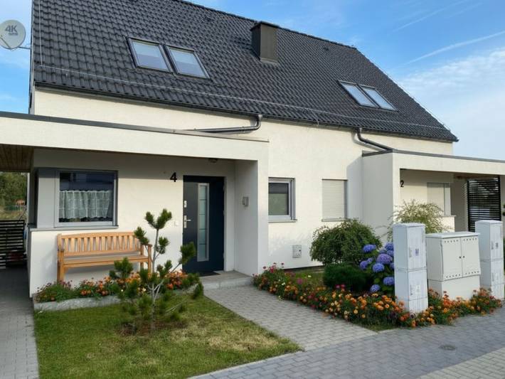 Ferienhaus für 6 Personen, mit Terrasse und Garten sowie Pool