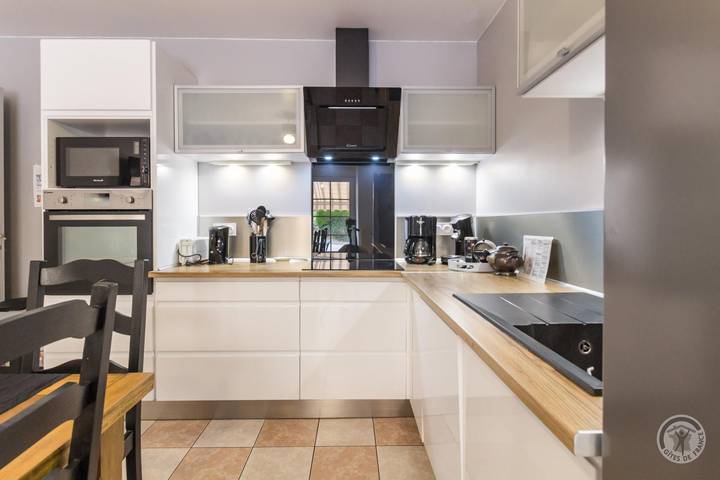 Gîte pour 8 personnes, avec jardin et terrasse à Villedieu-les-Poêles - 4