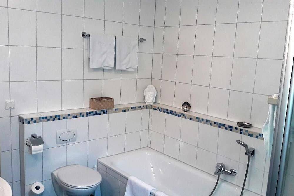 Ganze Wohnung, Gemütliche Fewo (70qm) mit 2 Schlafzimmern, voll ausgestattete Küche in Muhr am See, Fränkisches Seenland