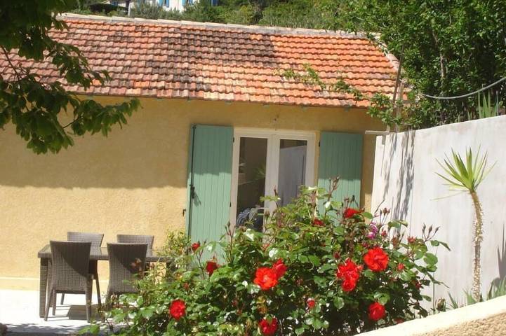 Gîte pour 4 personnes, avec Jacuzzi ainsi que Terrasse et Jardin