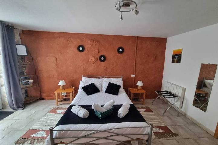 Gîte pour 2 personnes, animaux acceptés à Louzignac