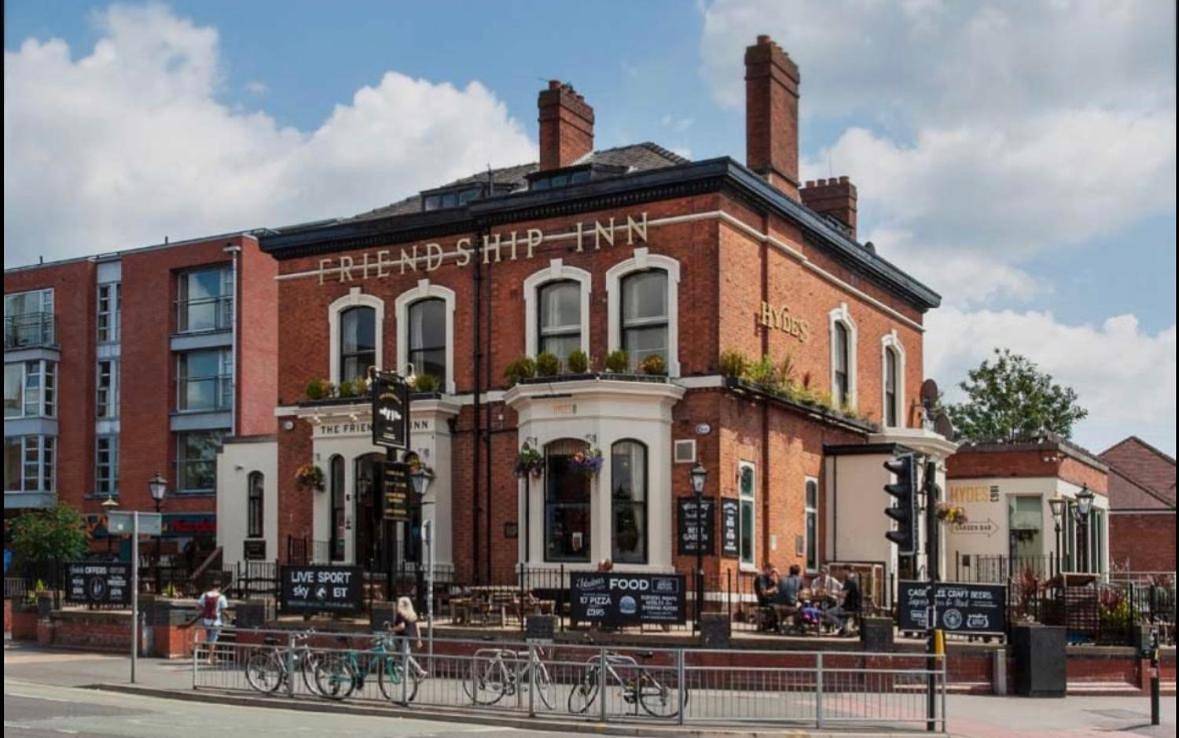 Cały apartament, Arosa Escape- Modern2 bed suite,Sleeps 5,Free Parking,Ps4,Kingbed,Wifi,Near Christies in Manchester, Greater Manchester