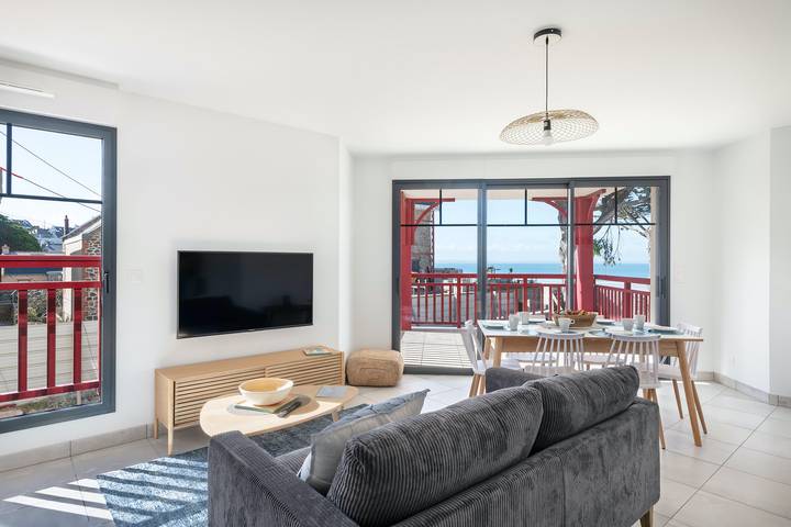Location de vacances pour 6 personnes, avec vue sur l’océan et terrasse à Pléneuf-Val-André