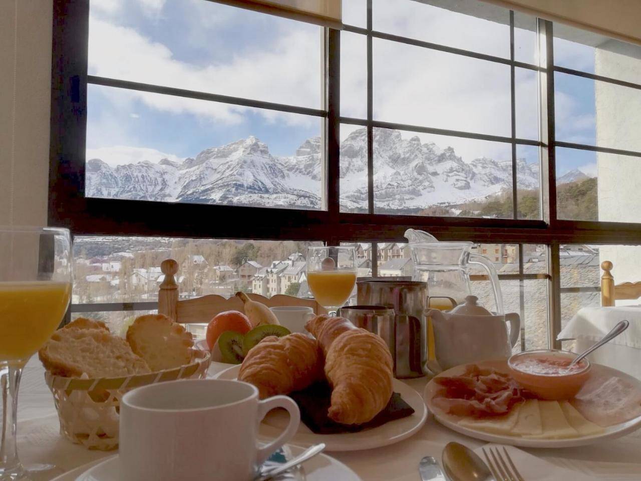 Hotel Mariana in Tramacastilla de Tena, Pirineos