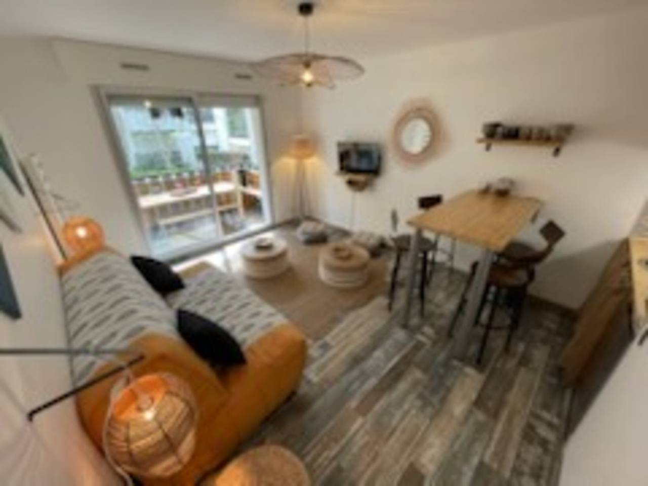 Ganzes Studio, Retro-Studio in Saint-Georges-de-Didonne – 5 Min zum Strand, Terrasse, Parkplatz & Tennis in Saint-Georges-de-Didonne, Rochefort und Umgebung