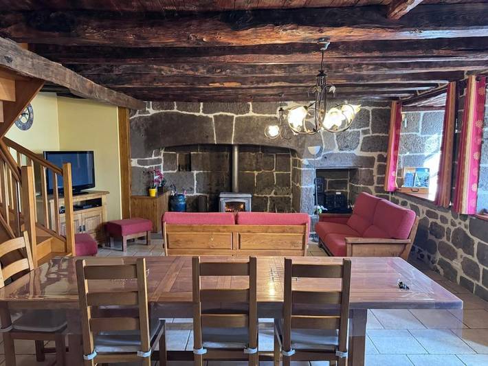 Location de vacances pour 10 personnes, avec jardin et terrasse, animaux acceptés à Brezons