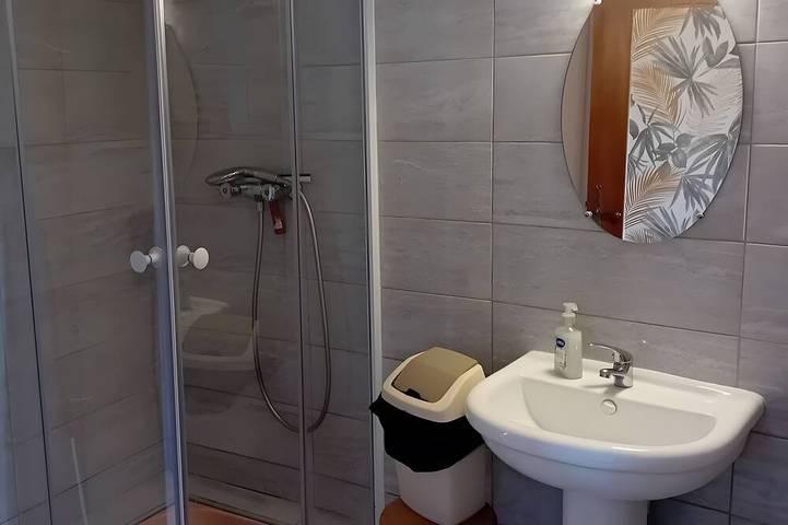 Location de vacances pour 3 personnes, avec jardin à Le Recoux - 4