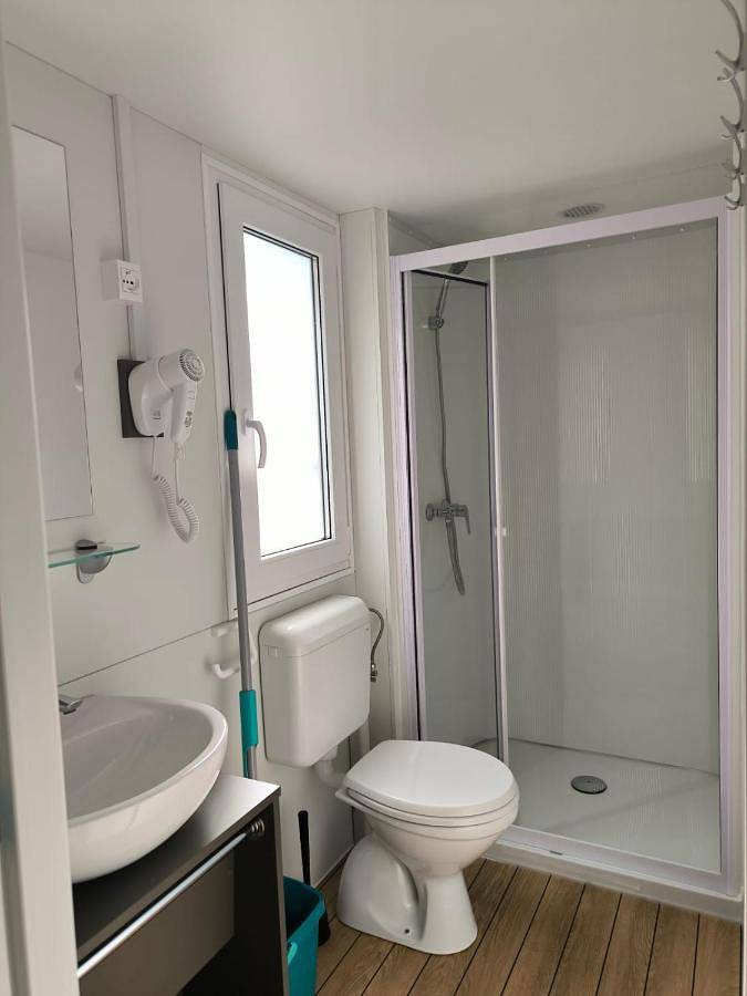 Camping für 6 Personen, mit Terrasse und Garten sowie Pool in Bardolino - 3