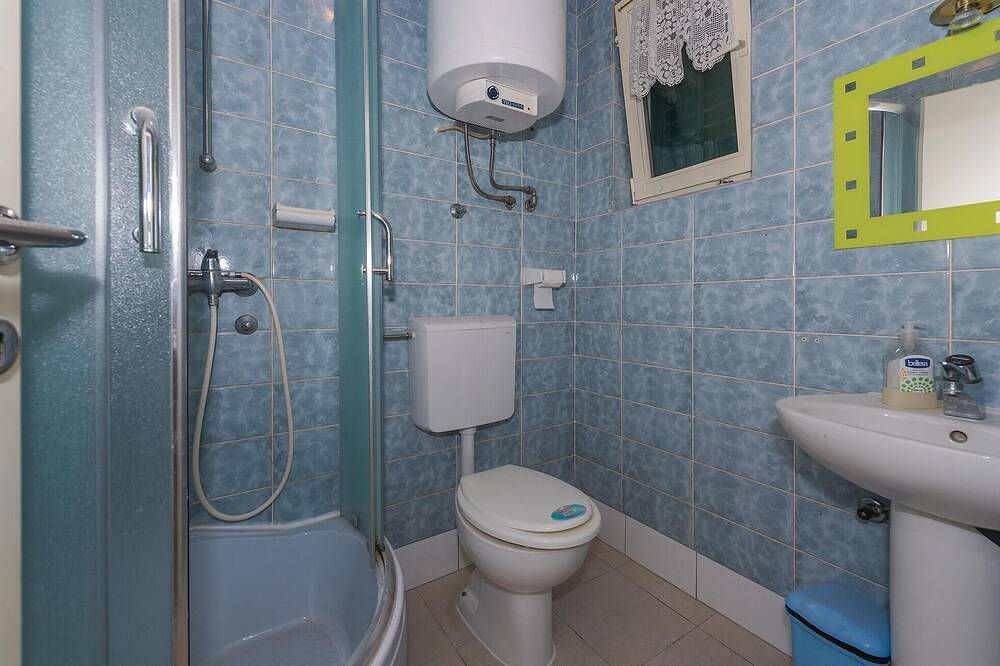 Entire apartment, 2 bedroom gorgeous apartment in Rogoznica in Rogoznica, Šibenik-Knin
