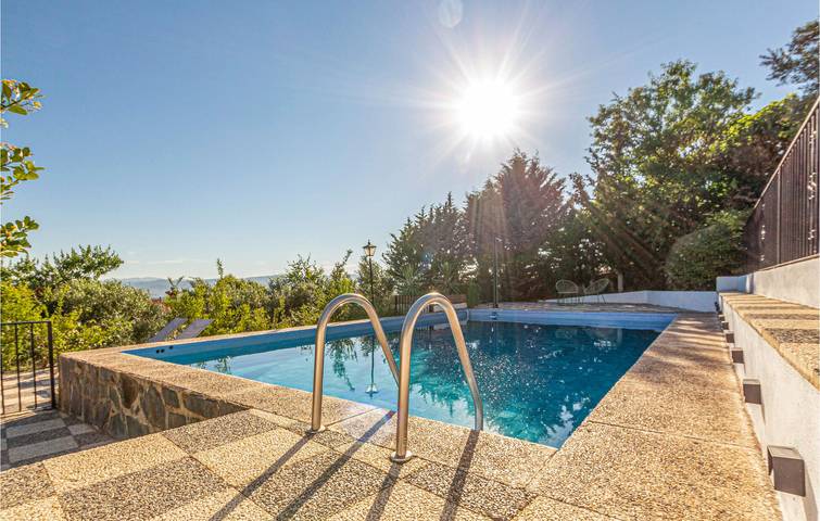 Terrassen-Pool-Apartment mit Parkplatz & Internet in Nigüelas, Granada Provinz