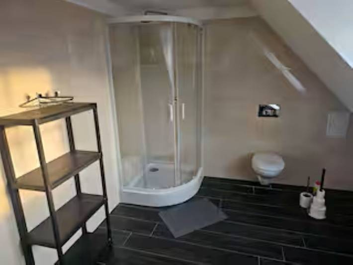 Ganze Ferienwohnung, Schöne Vollausgestattete Monteurs- Gästewohnung in der Gartenstadt Leuna und nähe Geiseltalsee / 2408 in Leuna, Saale-Unstrut