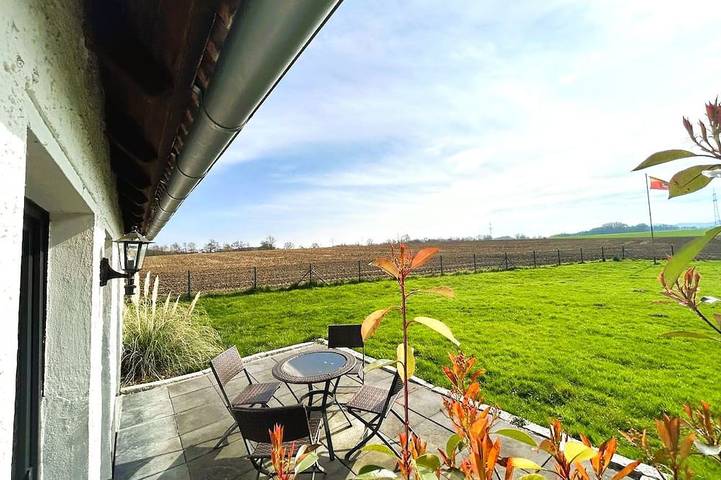 Cottage für 3 Personen, mit Terrasse und Garten - 1