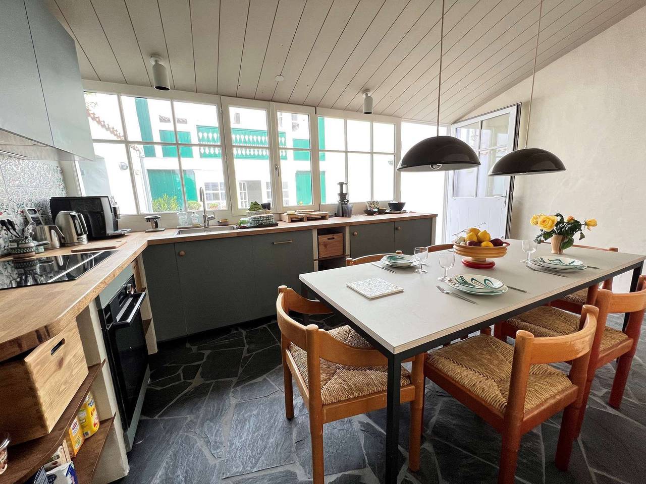 Appartement de vacances entier, Maison de village rénovée avec annexe et cour in La Couarde-sur-Mer, Île de Ré