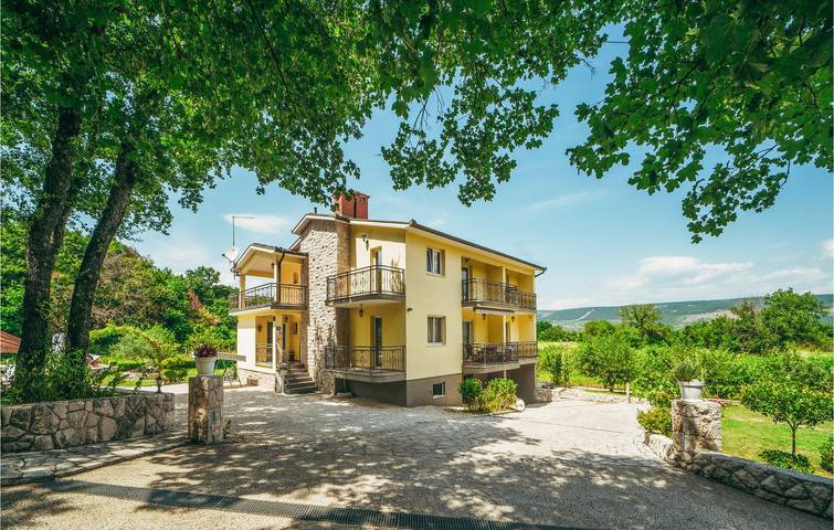 Modernes Apartment mit 2 Schlafzimmern, Pool, Terrasse und WLAN in Flussnähe in Imotski, Makarska Riviera