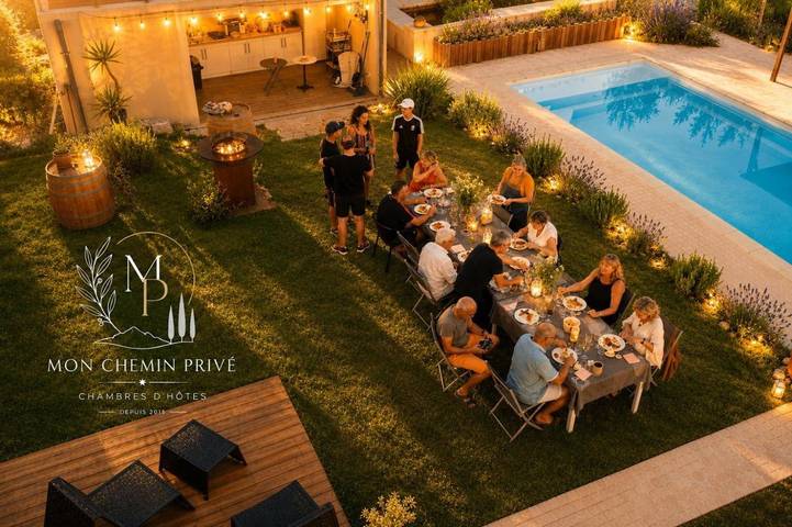 Chambre d’hôte pour 2 personnes, avec jardin ainsi que vue et piscine dans la Drôme - 3