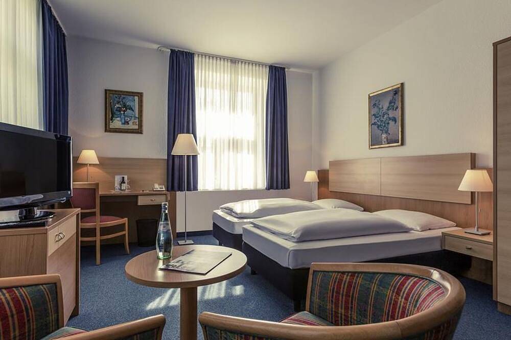 Standard Zimmer, Dusche, Wc, Nichtraucher - Hotel Schloss Neustadt-Glewe in Neustadt-Glewe, Ludwigslust-Parchim
