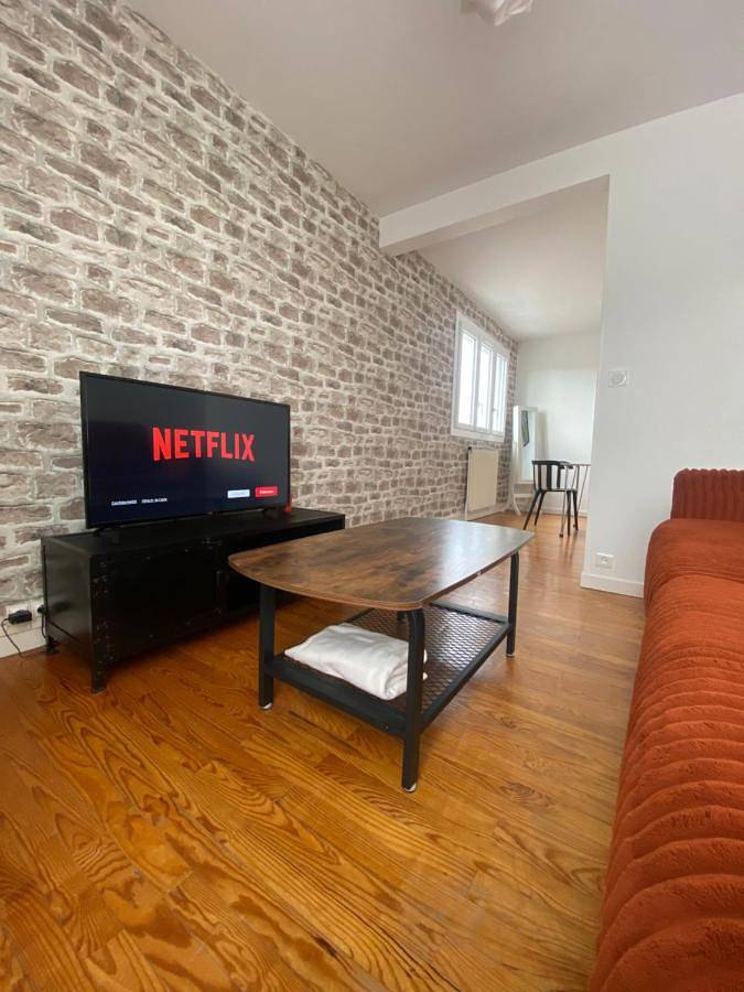 Appartement entier, Volcan Ocre-4 pers-Spacieux et chaleureux - Parking privatif - Proches axes, commerces et services - Check in 24-24 in Lempdes, Région de Clermont-Ferrand