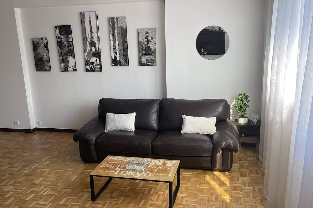 Entire apartment, Appartement Familiale 3 pcs 2ch 72 m2 à la Porte de Paris + Parking Gratuit in Levallois-Perret, Hauts-de-Seine