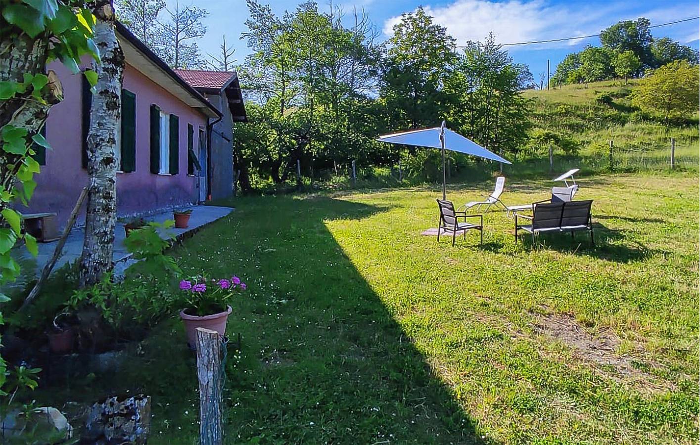 Spazioso appartamento con terrazza, parcheggio e Wi-Fi in Varese Ligure, Provincia di La Spezia