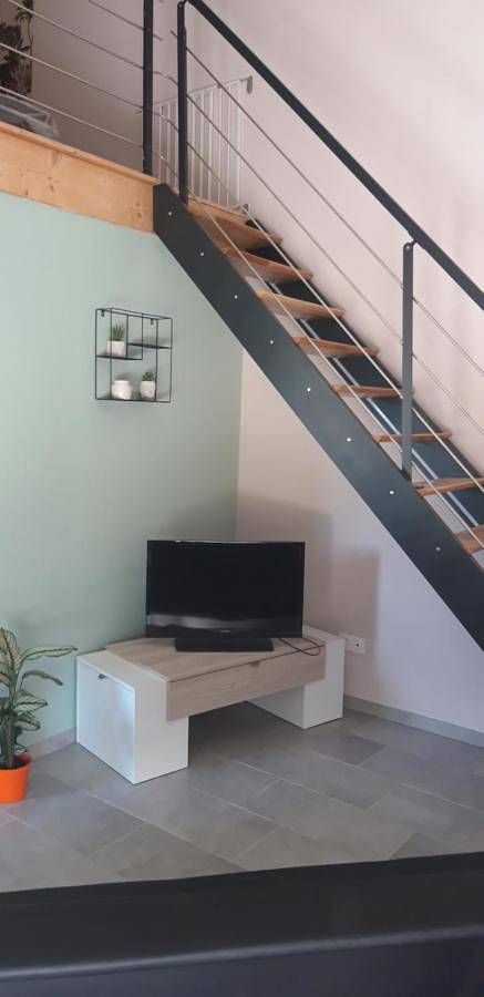 Gîte pour 2 personnes, avec Terrasse ainsi que Jardin et Vue à Souvigné