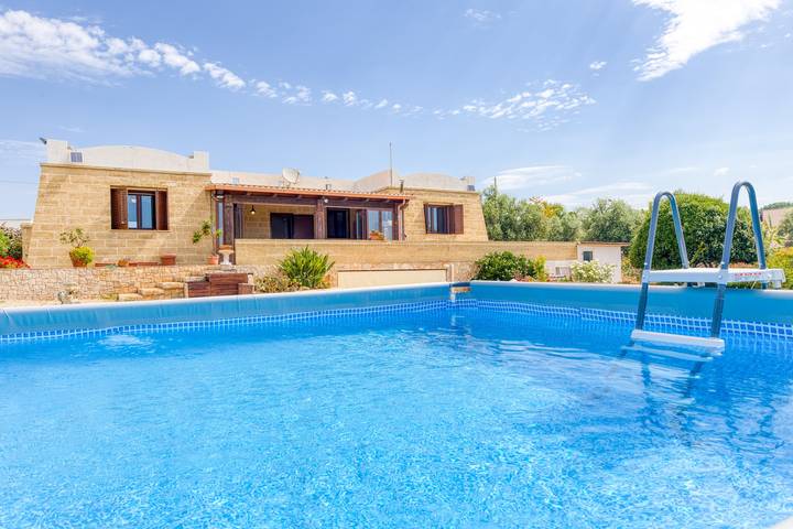 Maison de vacances pour 8 personnes, avec Jardin à Salve