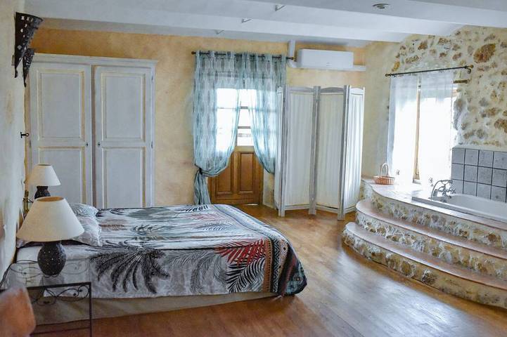 Gîte pour 20 personnes, avec jardin à Labastide-de-Virac - 3