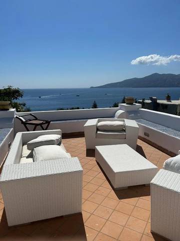 Maison d’hôte pour 3 personnes, avec jardin ainsi que vue et balcon à Santa Marina Salina