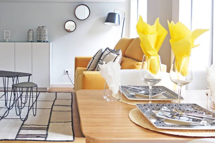 Entire apartment, 'Brand New Estrela Stylish Flat' Apartment with Wi-Fi and Air Conditioning in Lisbon, Costa de Lisboa