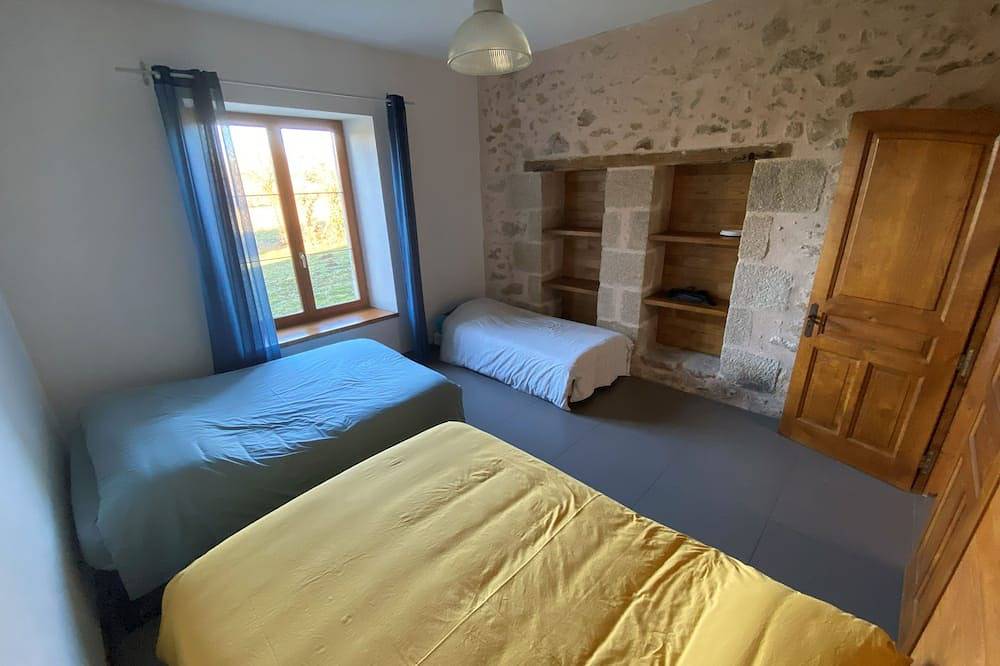 Family home in the country in Rilhac-Rancon, Limoges region