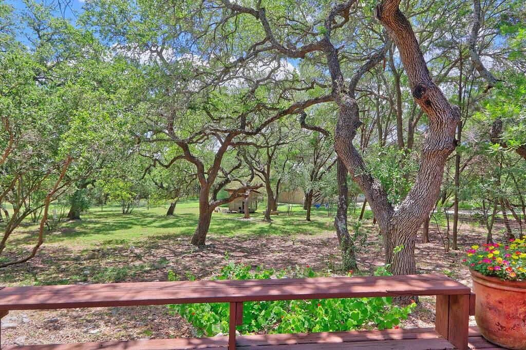 Red Bird Cottage- Convenient 2/1 with Outdoor Space in Hays County