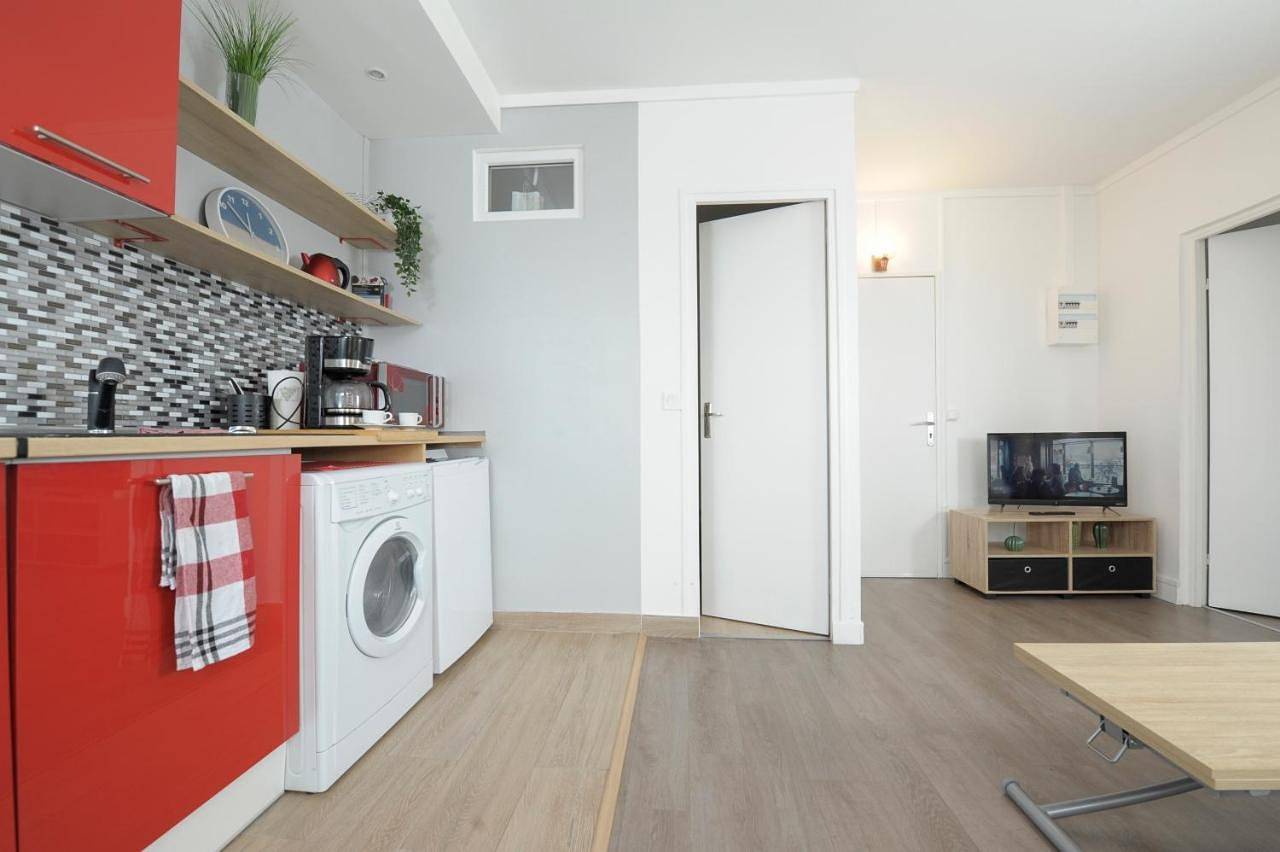 Appartement entier, One-Bedroom Apartment in Villeneuve-la-Garenne, Hauts-de-Seine