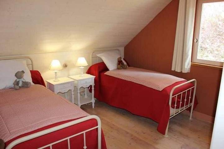 Location de vacances pour 5 personnes, avec jardin ainsi que piscine et terrasse, animaux acceptés à Brison-Saint-Innocent - 2