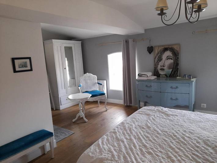 Location de vacances pour 2 personnes, avec Terrasse ainsi que Jardin et Vue à Saint-Jean-d'Angély - 3