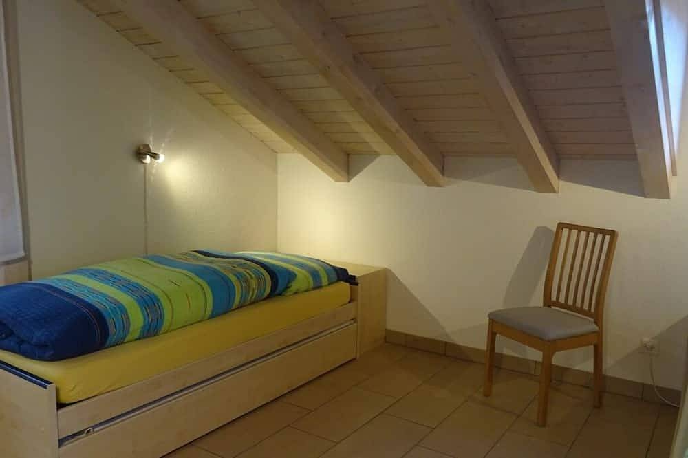 Ganze Wohnung, Beatenberg in der Nähe von Interlaken: Wunderbare Aussicht auf See und Berge in Beatenberg, Thunersee