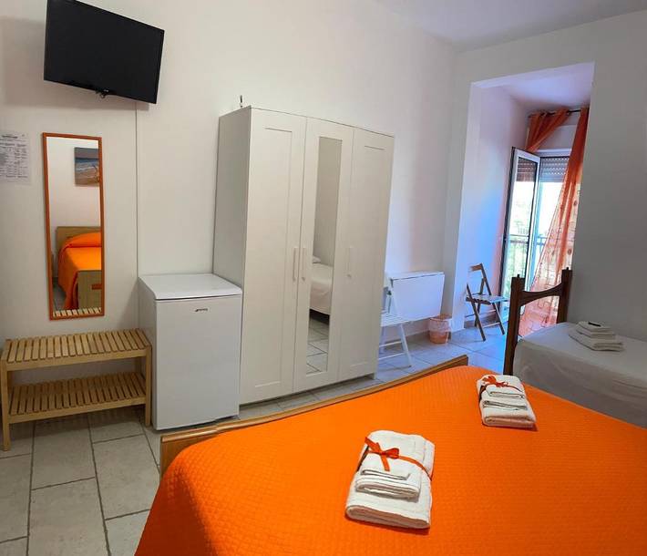 Chambre d’hôte pour 5 personnes, avec vue ainsi que jardin et piscine, adapté aux familles à Manduria - 4