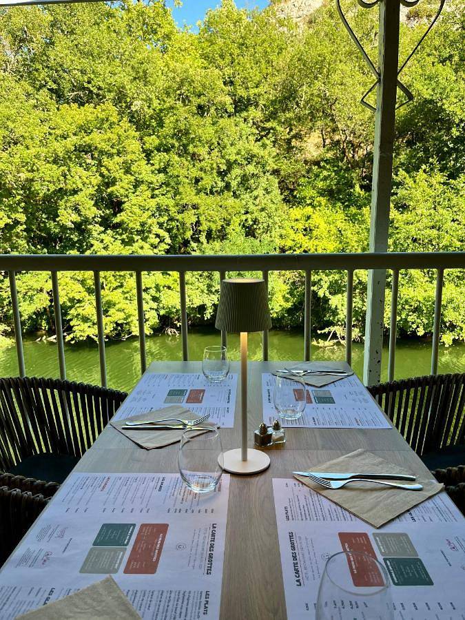 Hôtel pour 2 personnes, avec terrasse ainsi que piscine et jardin à Cabrerets - 2