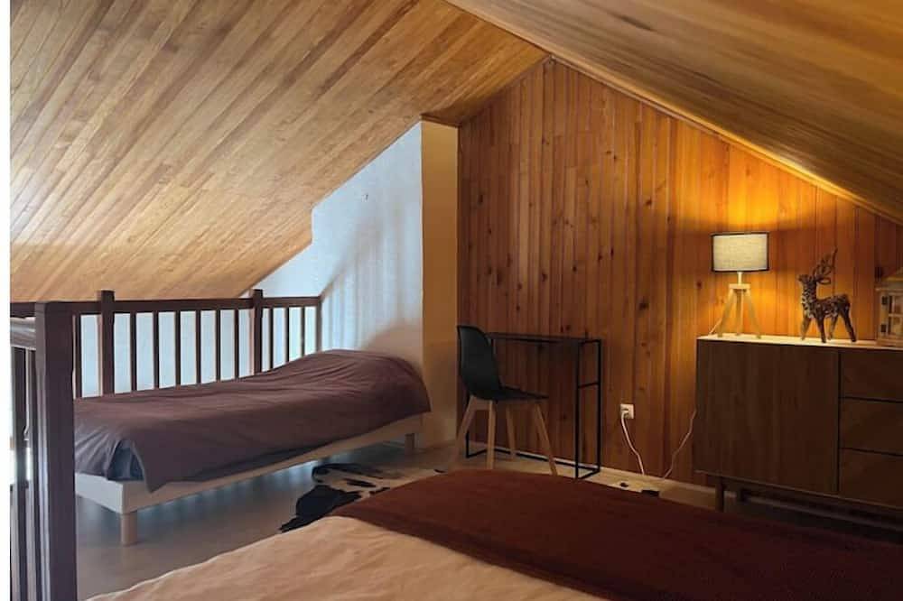 Quiet duplex with mountain views in Gréolières les Neiges, Gréolières