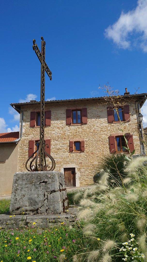 Gîte pour 4 personnes, avec terrasse dans l' Ain - 2