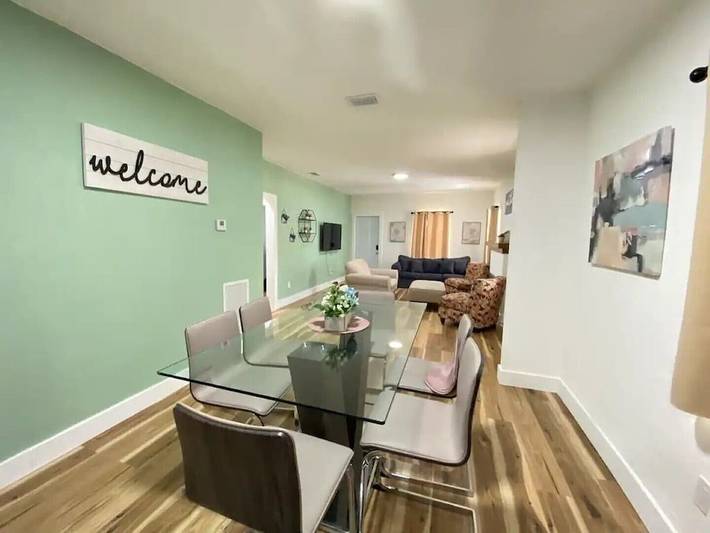 Vacation rental for 10 people, with yard, with pets in Little Havana