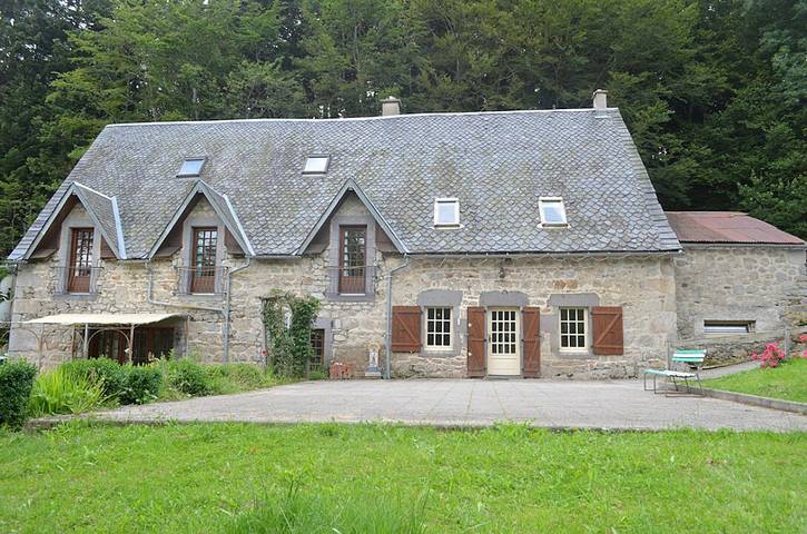 Gîte pour 14 personnes, avec terrasse et jardin