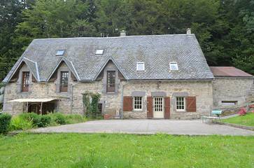 Gîte pour 14 personnes, avec jardin et terrasse à Murat-le-Quaire