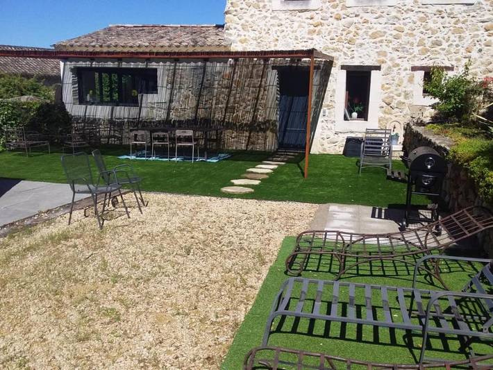 Location de vacances pour 10 personnes, avec jacuzzi et jardin ainsi que bassin pour enfant et piscine, adapté aux familles à Bollène - 2