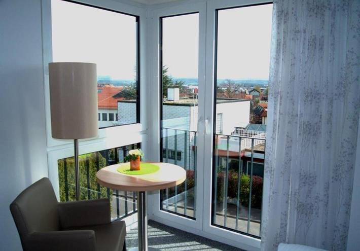 Hotel für 2 Personen, mit Balkon und Terrasse sowie Garten und Ausblick in Petersberg - 4