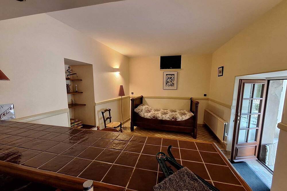 Apartamento entero, 35 m2 apartment facing the Dordogne in Beaulieu-sur-Dordogne, Macizo Central