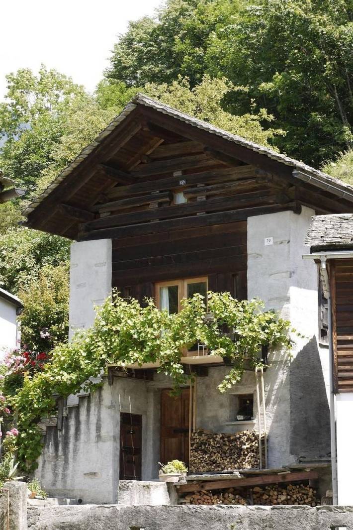 Ferienhaus für 3 Personen, mit Balkon und Terrasse sowie Garten und Ausblick in Bregaglia - 2