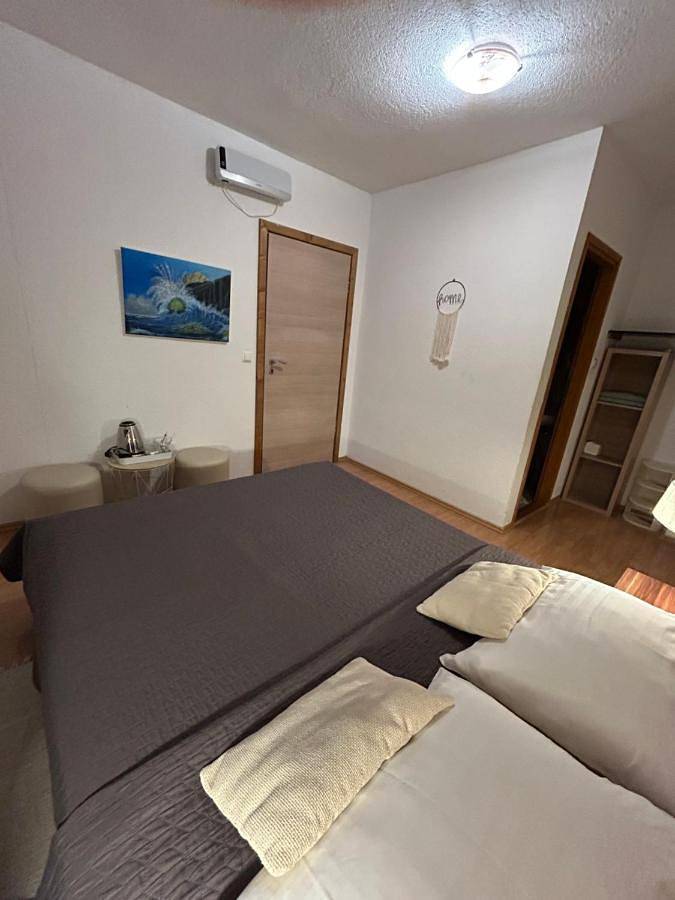 Gîte pour 7 personnes, avec vue et terrasse dans Poljanak - 3